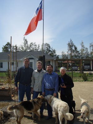 028 With Mario and his dogs in  Santiago P9130113.jpg